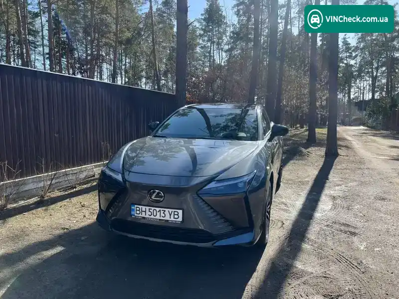 Lexus RZ 2023, фото з оголошення 2 з 18, VIN JTJAAAAB5PA011228