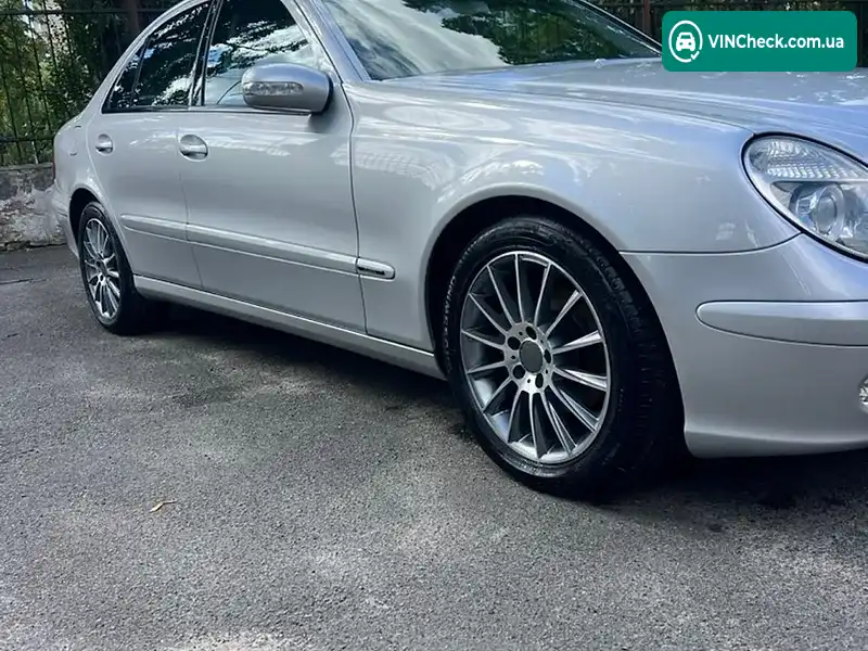 Mercedes-Benz E-Class 2004, фото з оголошення 2 з 18, VIN WDB2110611A519743