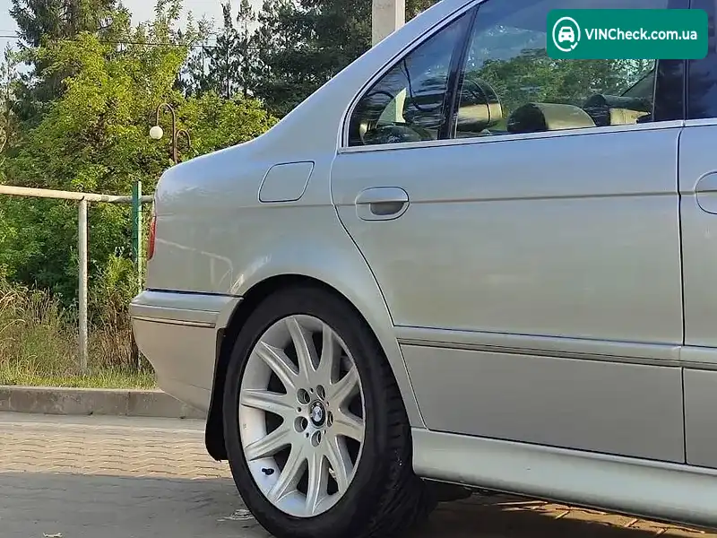 BMW 5 Series 2003, фото з оголошення 2 з 10, VIN WBADT61060CJ62981