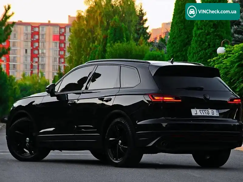 Volkswagen Touareg 2021, фото з оголошення 2 з 8, VIN WVGZZZCRZMD029488