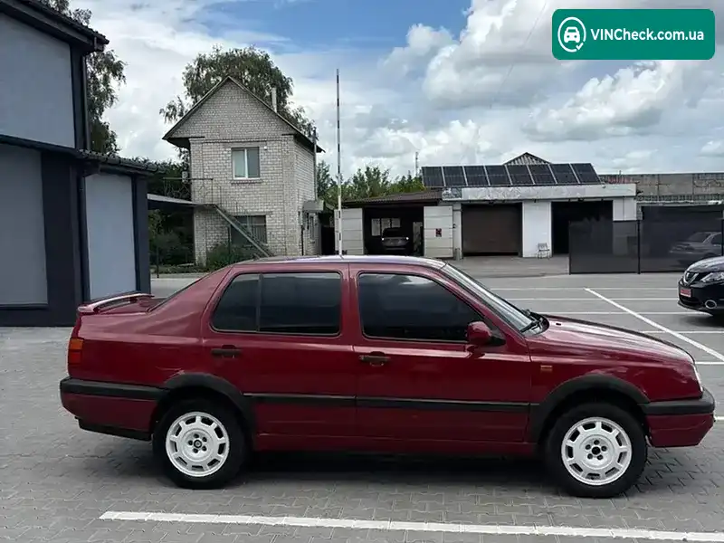 Volkswagen Vento 1993, фото з оголошення 2 з 20, VIN WVWZZZ1HZPW361970