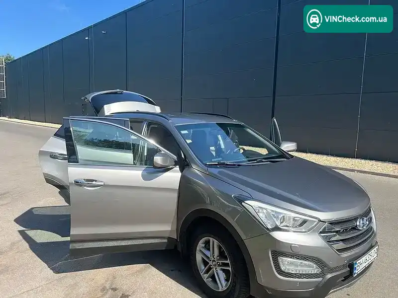 Hyundai Santa FE 2017, фото з оголошення 2 з 11, VIN 5NMZT3LB3HH039979
