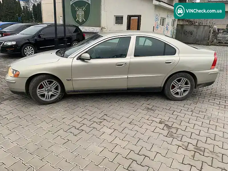 Volvo S60 2004, фото з оголошення 2 з 18, VIN YV1RS746952433451