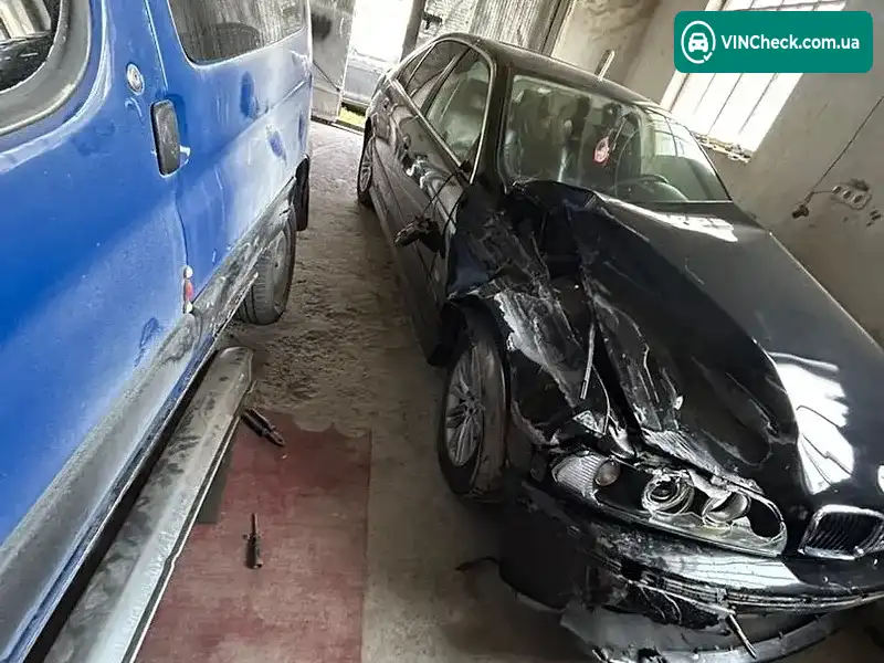 BMW 5 Series 1999, фото з оголошення 2 з 9, VIN WBADM21040GL03464