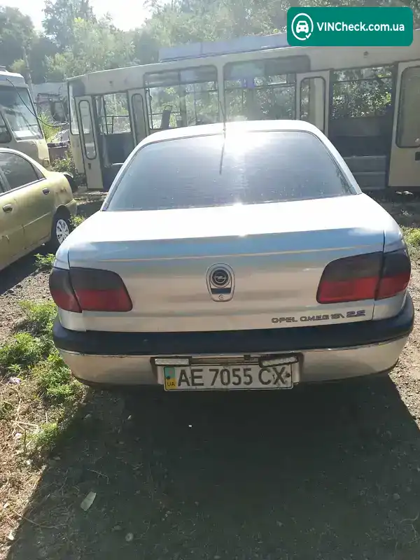 Opel Omega 1998, фото з оголошення 2 з 11, VIN W0L0VBM69W1132727