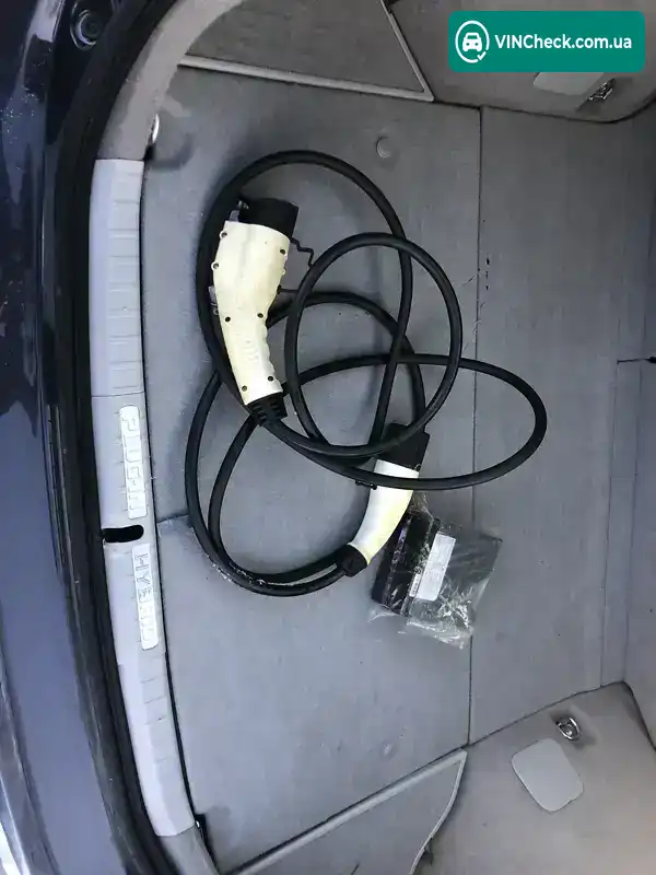 Toyota Prius 2013, фото з оголошення 2 з 20, VIN JTDKN36P003017556