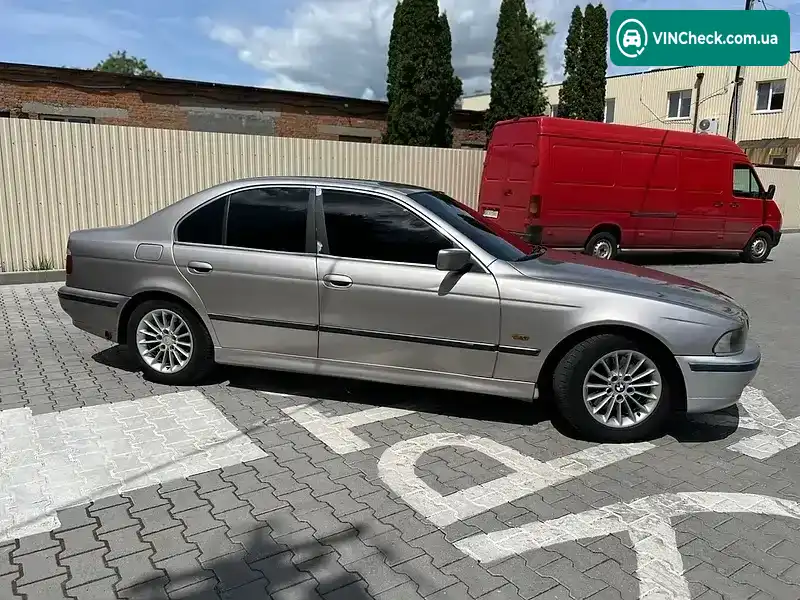 BMW 5 Series 2000, фото з оголошення 2 з 17, VIN WBADN21020GR71132