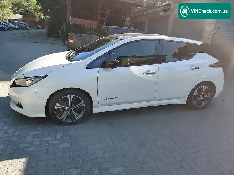 Nissan Leaf 2018, фото з оголошення 2 з 5, VIN SJNFAAZE1U0013713