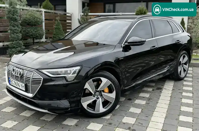 Audi e-tron 2018, фото з оголошення 2 з 21, VIN WAUZZZGEXKB001583