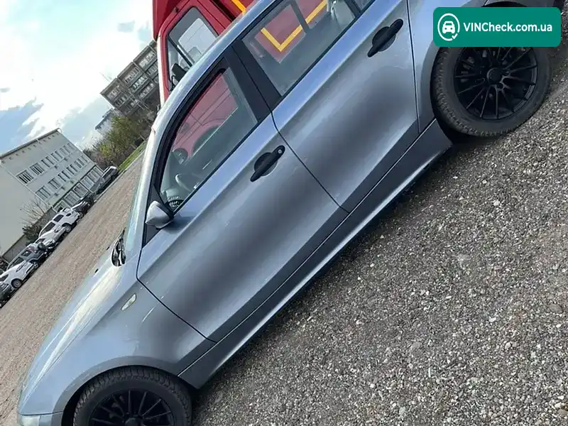 BMW 1 Series 2006, фото з оголошення 2 з 20, VIN WBAUF11020PT82296