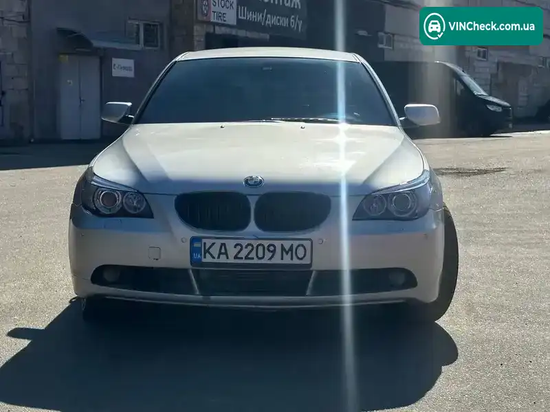 BMW 5 Series 2004, фото з оголошення 2 з 21, VIN WBANJ71080B512102