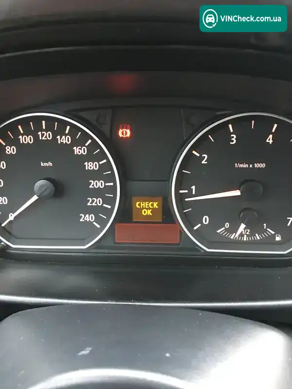 BMW 1 Series 2006, фото з оголошення 2 з 10, VIN WBAUF31070PY25120