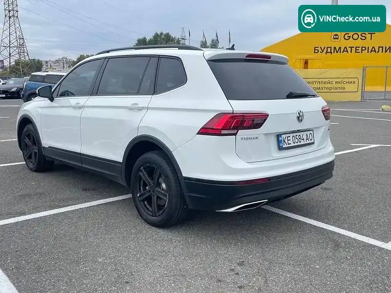Volkswagen Tiguan 2017, фото з оголошення 2 з 15, VIN 3VV0B7AXXJM006855