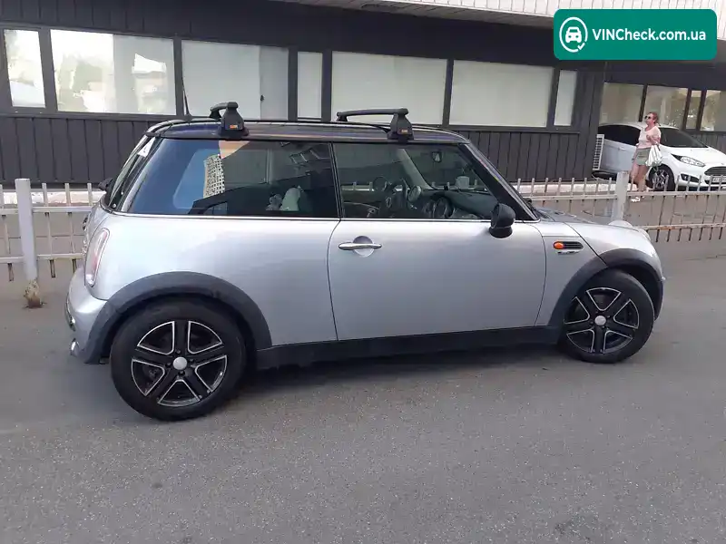 MINI Hatch 2002, фото з оголошення 1 з 10, VIN WMWRC31060TB74796