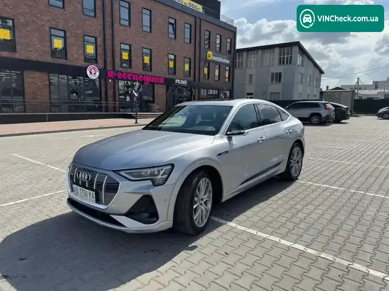 Audi e-tron 2020, фото з оголошення 2 з 21, VIN WAUZZZGE2LB025734