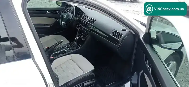Volkswagen Passat 2015, фото з оголошення 2 з 19, VIN 1VWBS7A38FC066255