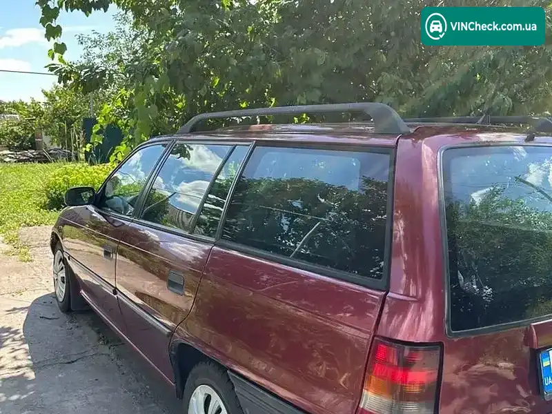 Opel Astra 1995, фото з оголошення 2 з 14, VIN W0L000051S2636130