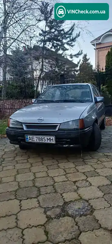 Opel Kadett 1985, фото з оголошення 1 з 7, VIN W0L000033G2557808