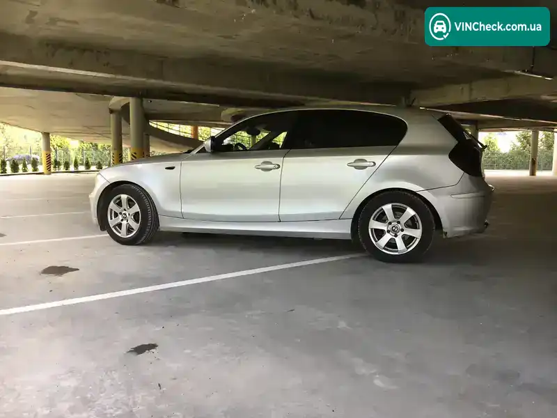 BMW 1 Series 2009, фото з оголошення 1 з 12, VIN WBAUH31030E400015