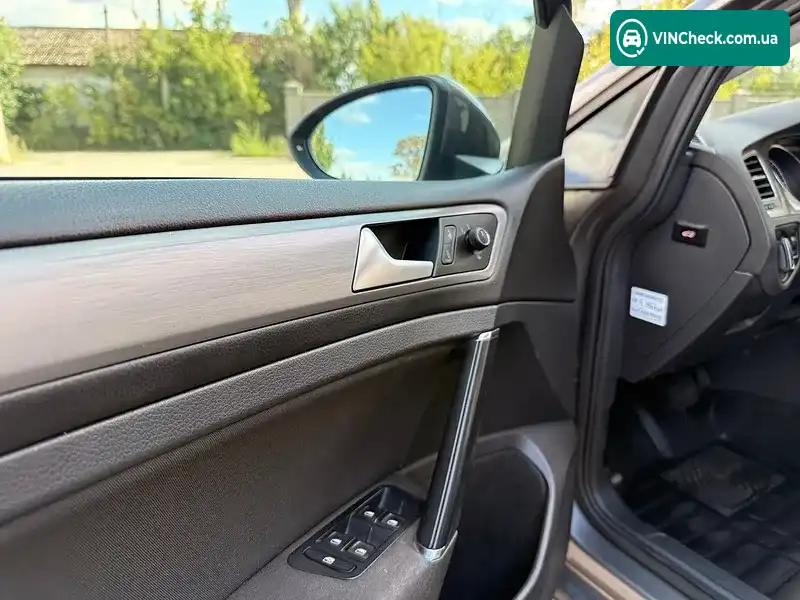 Volkswagen Golf 2013, фото з оголошення, VIN WVWZZZAUZEP546332