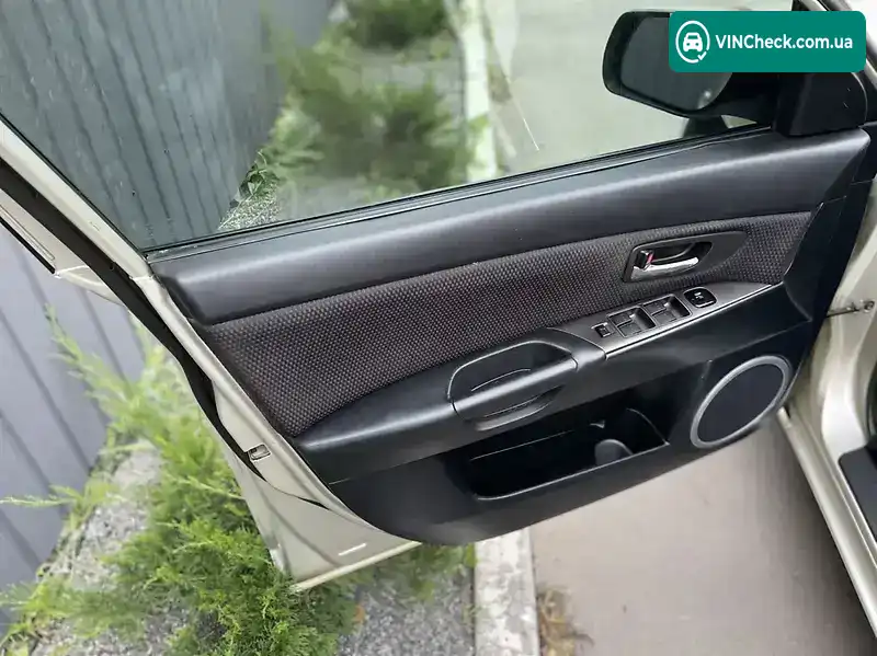 Mazda 3 2006, фото з оголошення 2 з 20, VIN JMZBK12Z271510653