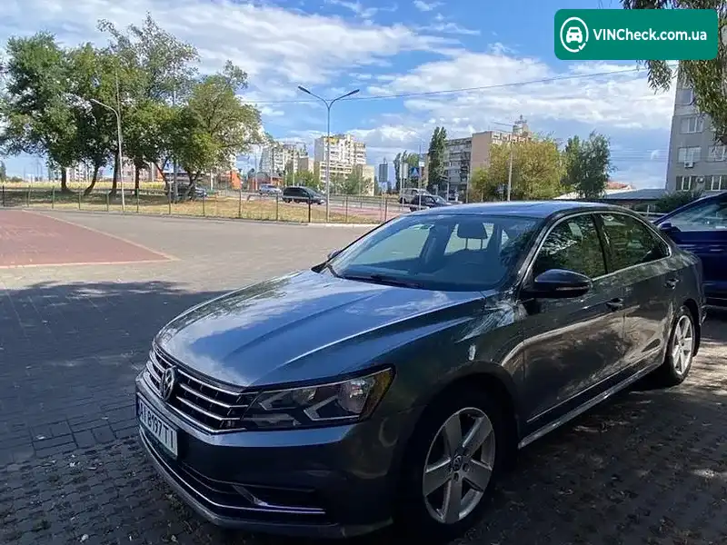 Volkswagen Passat 2016, фото з оголошення 1 з 13, VIN 1VWBT7A3XGC065896