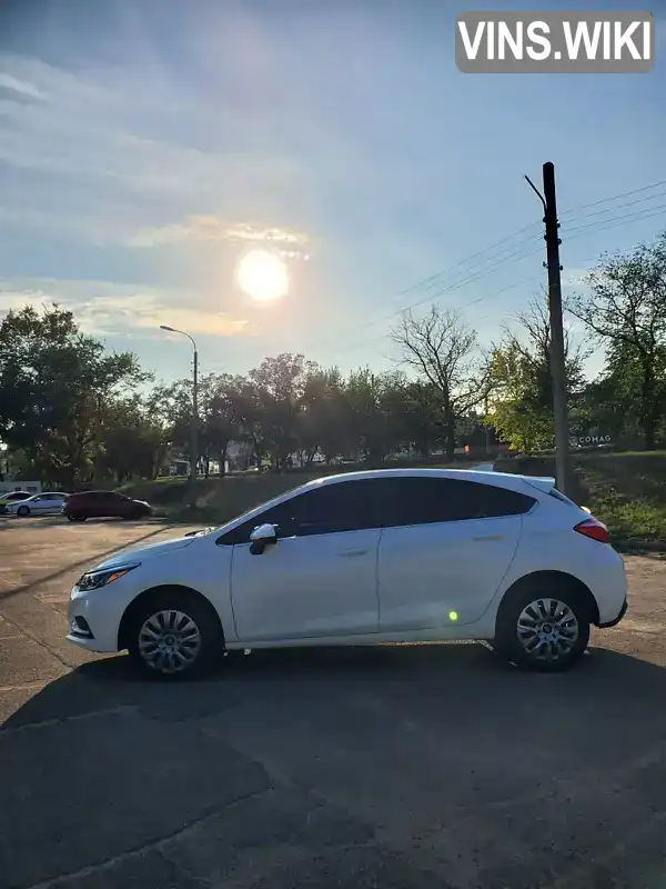 Chevrolet Cruze 2018, фото з оголошення 2 з 21, VIN 3G1BE6SM2JS611793