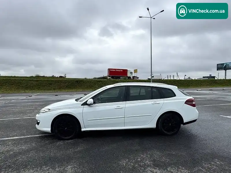 Renault Laguna 2010, фото з оголошення 2 з 20, VIN VF1KT1R0644443880