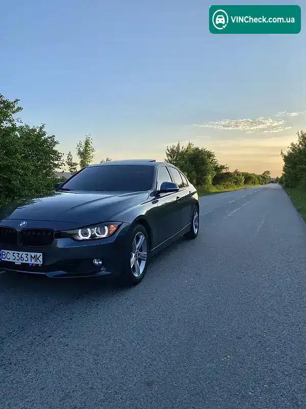 BMW 3 Series 2012, фото з оголошення 2 з 14, VIN WBA3B3C5XDF540469