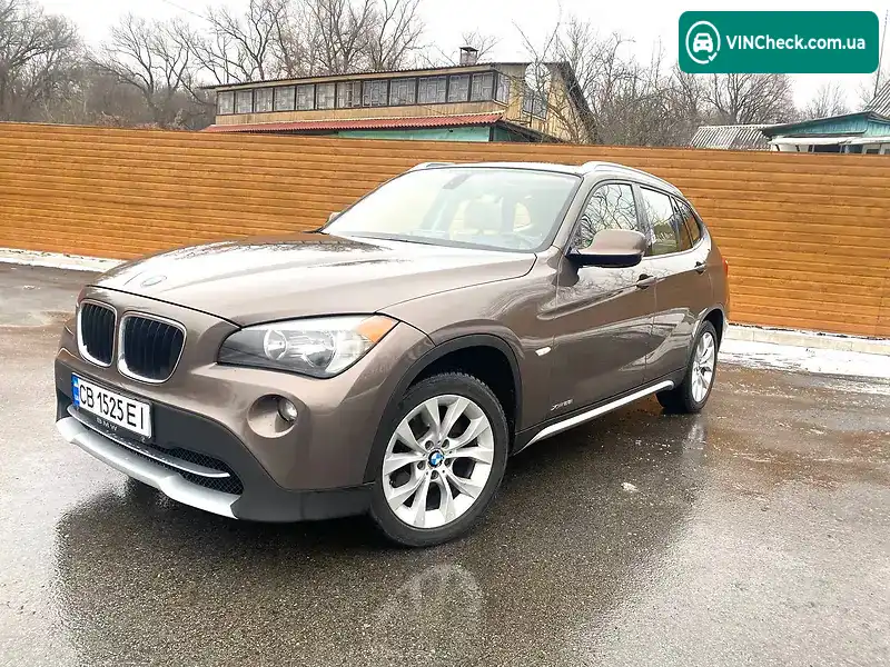 BMW X1 2011, фото з оголошення 1 з 13, VIN WBAVL1C58CVR75652