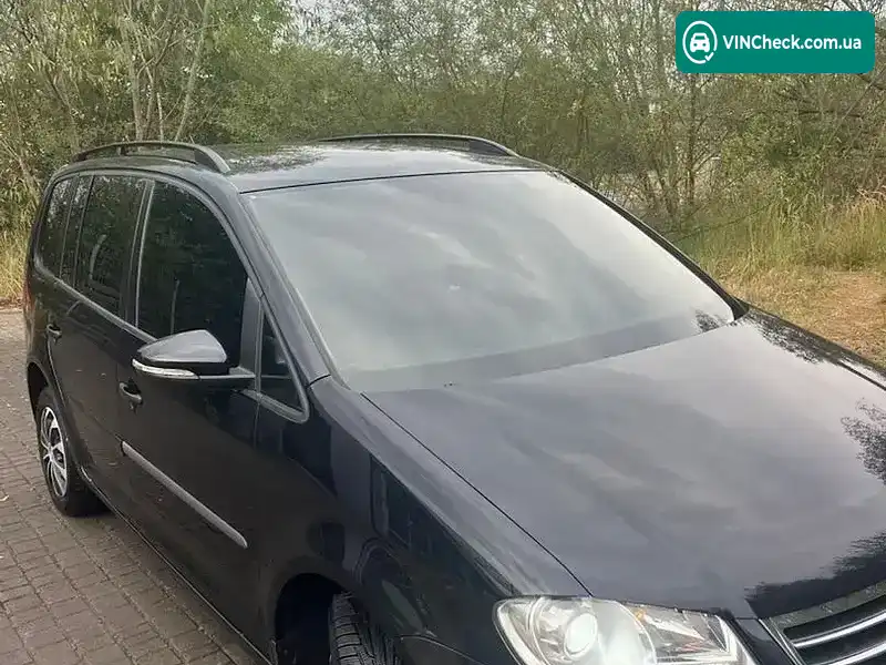 Volkswagen Touran 2010, фото з оголошення 1 з 13, VIN WVGZZZ1TZAW071788