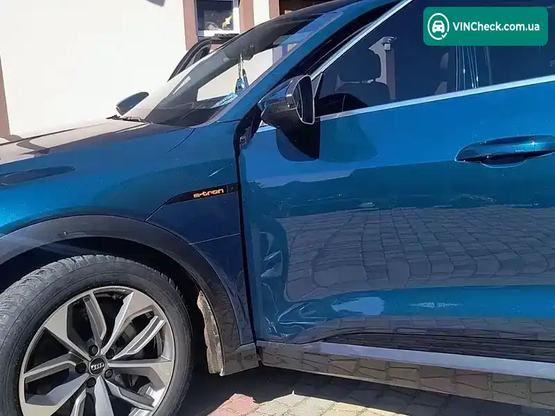 Audi e-tron 2020, фото з оголошення 2 з 20, VIN WAUZZZGE3LB035561