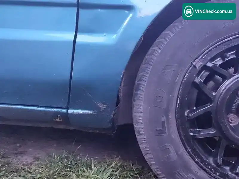 Mazda 323 1993, фото з оголошення 2 з 20, VIN JMZBG129200699834
