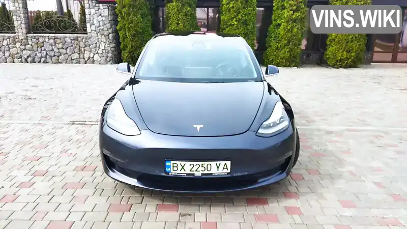 Tesla Model 3 2018, фото з оголошення 2 з 21, VIN 5YJ3E1EAXJF052227