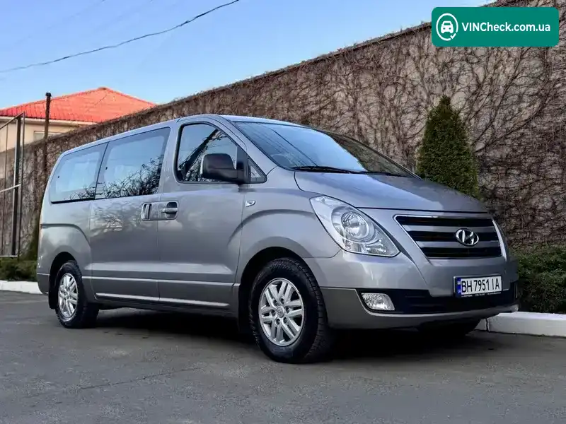 Hyundai H-1 2016, фото з оголошення 2 з 21, VIN KMHWH81KAHU857397