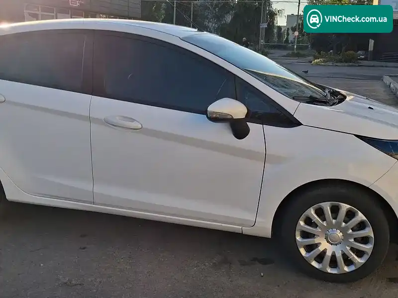 Ford Fiesta 2016, фото з оголошення 2 з 14, VIN WF0DXXGAKDGY81968