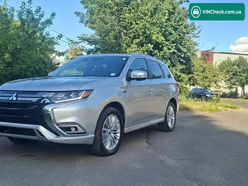 Mitsubishi Outlander 2019, фото з оголошення 1 з 20, VIN JA4J24A54KZ056337