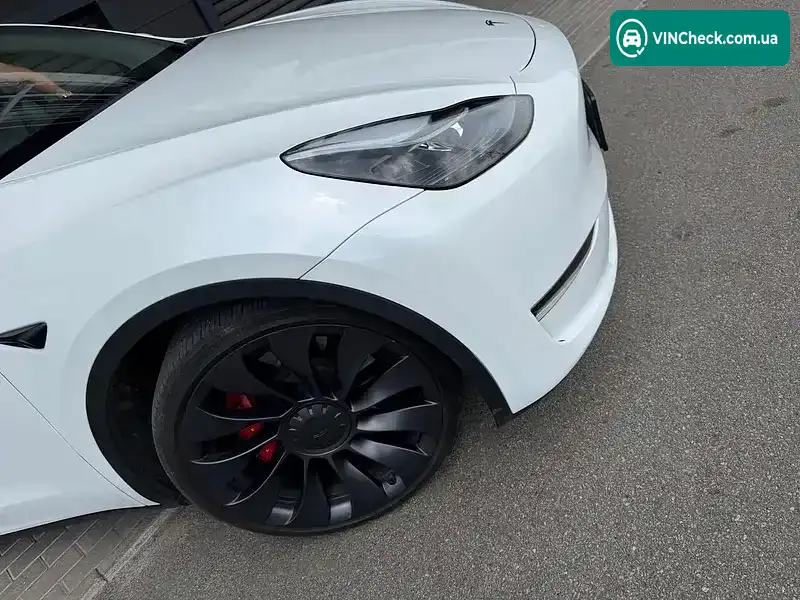 Tesla Model Y 2024, фото з оголошення 2 з 19, VIN 7SAYGDEF8RA286391