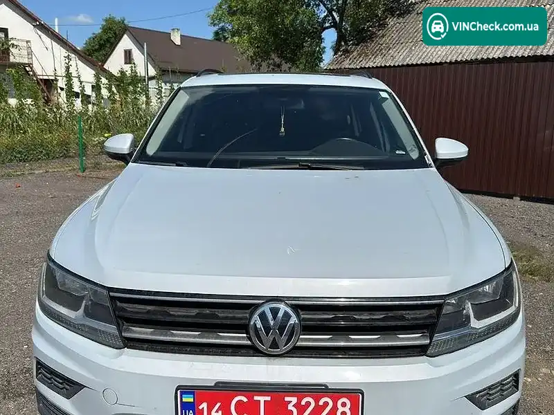 Volkswagen Tiguan 2018, фото з оголошення 2 з 14, VIN 3VV2B7AX7JM149240
