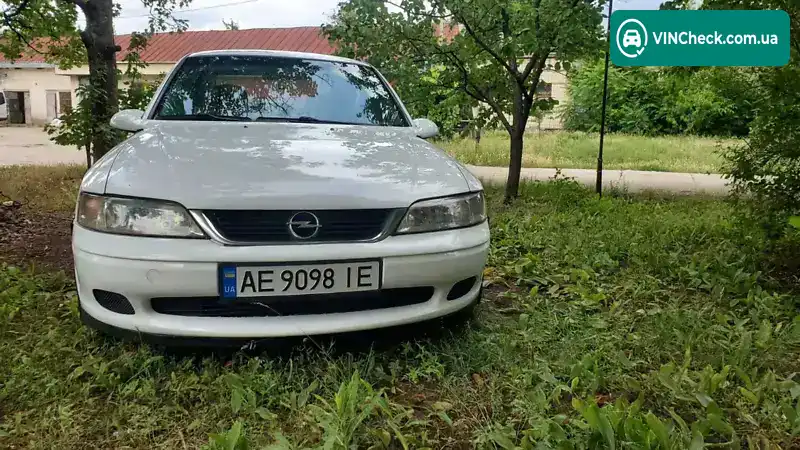 Opel Vectra 1998, фото з оголошення 1 з 15, VIN W0L0JBF19W1045016