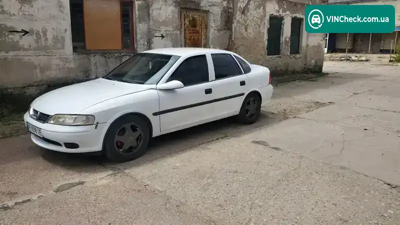 Opel Vectra 1998, фото з оголошення 2 з 15, VIN W0L0JBF19W1045016