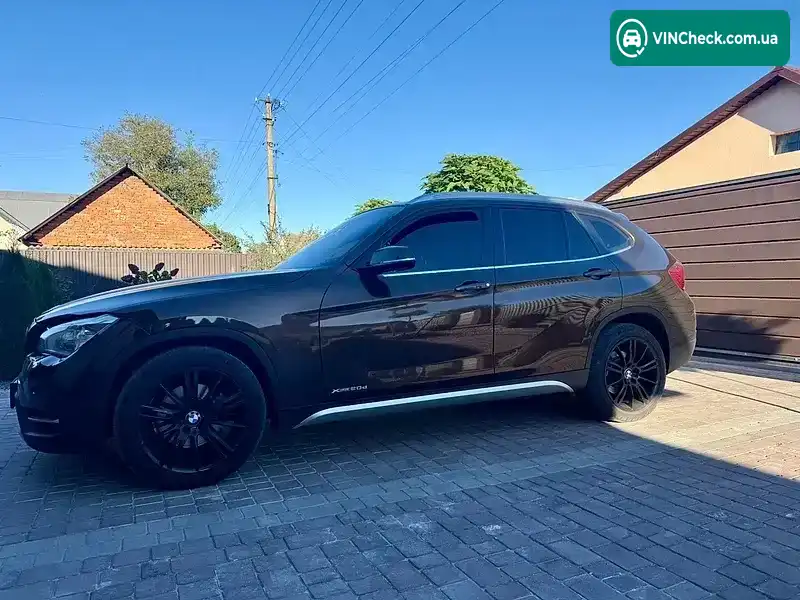 BMW X1 2013, фото з оголошення 2 з 21, VIN WBAVP91020VV36579