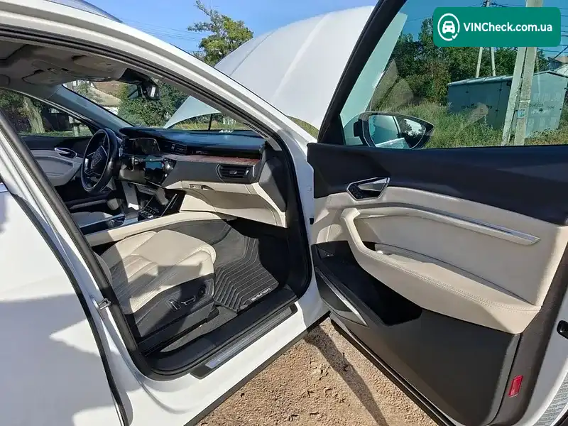 Audi e-tron 2020, фото з оголошення 2 з 20, VIN WA1VAAGE8KB025045
