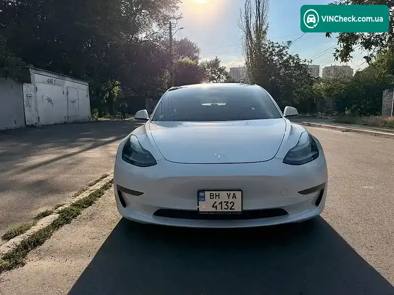 Tesla Model 3 2021, фото з оголошення 2 з 13, VIN 5YJ3E1EC4MF980931