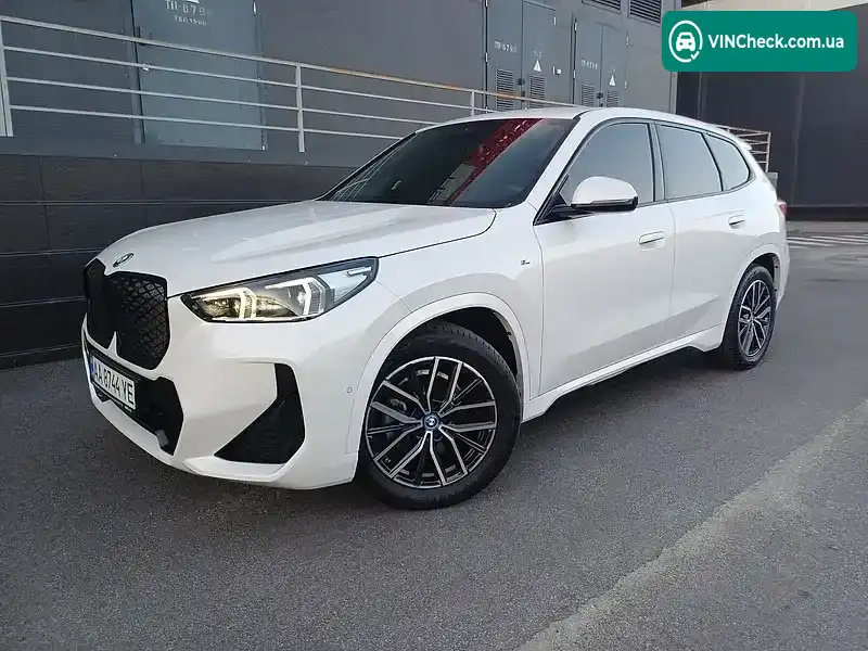 BMW iX1 2024, фото з оголошення 2 з 20, VIN WBY71EG0705Z54504