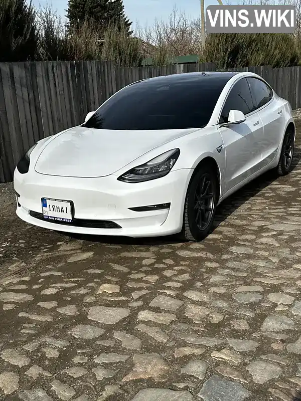 Tesla Model 3 2020, фото з оголошення 2 з 11, VIN 5YJ3E1EBXLF784451