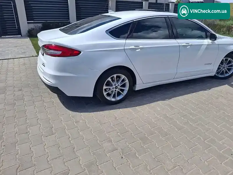 Ford Fusion 2019, фото з оголошення 2 з 20, VIN 3FA6P0MU8KR155424