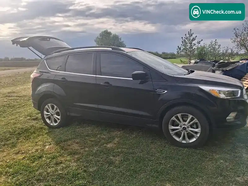 Ford Escape 2018, фото з оголошення 1 з 11, VIN 1FMCU0GDXJUD37257