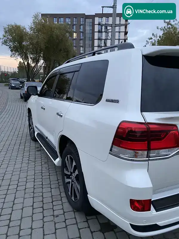 Toyota Land Cruiser 2019, фото з оголошення 2 з 19, VIN JTMCV02J604280939
