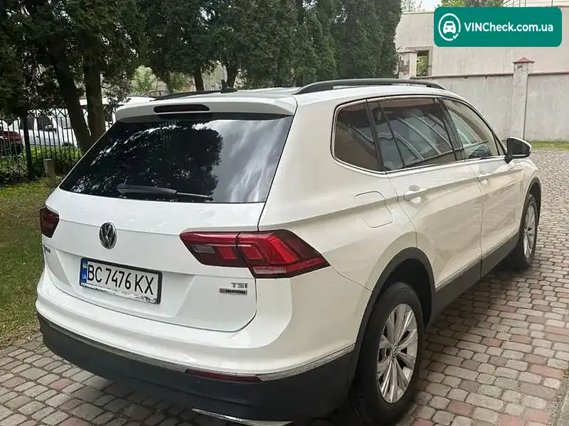 Volkswagen Tiguan 2018, фото з оголошення 2 з 20, VIN 3VV2B7AX1JM048890